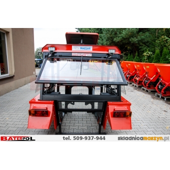 Kabina C-330 NAGLAK z metal. kanciastymi błotnikami,drzwi na koło,dach uchylny,boczne szyby uchylne oświetlenie LED,szyberdach